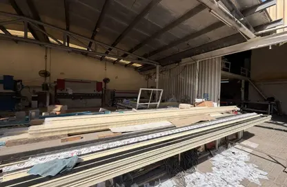 أرض - استوديو للايجار في بناء الصناعية 13 - منطقة رقم 13 - المنطقة الصناعية بالشارقة - الشارقة