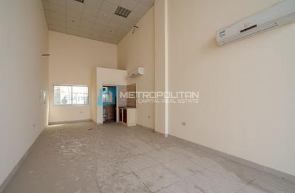 Whole Building - Studio for sale in M-17 - Mussafah Industrial Area - Mussafah - Abu Dhabi