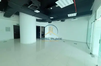 مكتب - غرفة نوم - 1 حمام للايجار في القمة - الخليج التجاري - دبي