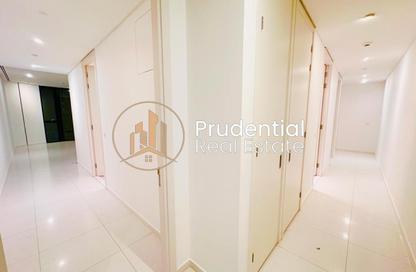 Apartment - 2 Bedrooms - 3 Bathrooms for rent in Burj Mohammed Bin Rashid at WTC - Corniche Road - Abu Dhabi