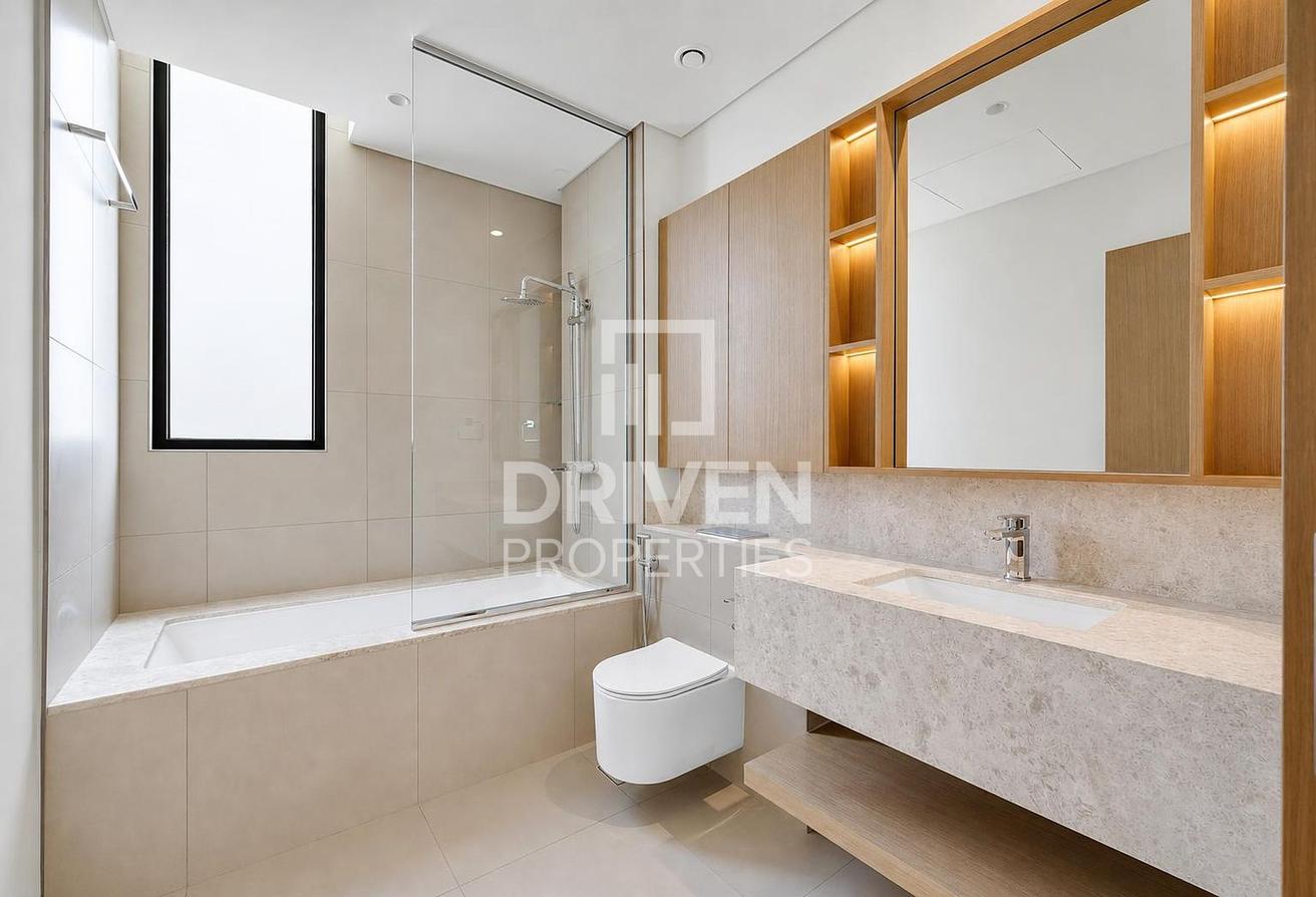 Corner Villa | On the Large Lagoon | Negotiable photo 23