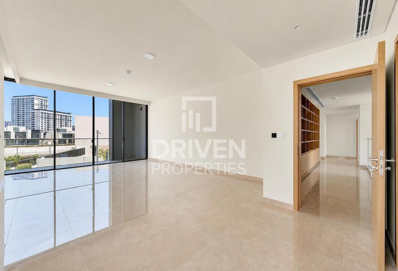 Corner Villa | On the Large Lagoon | Negotiable photo 16