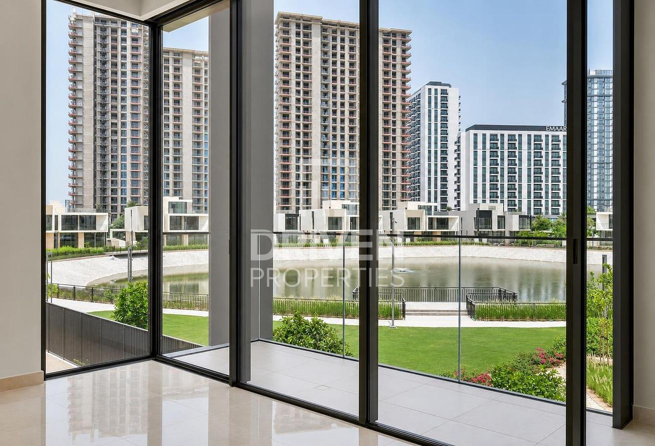 Corner Villa | On the Large Lagoon | Negotiable photo 17