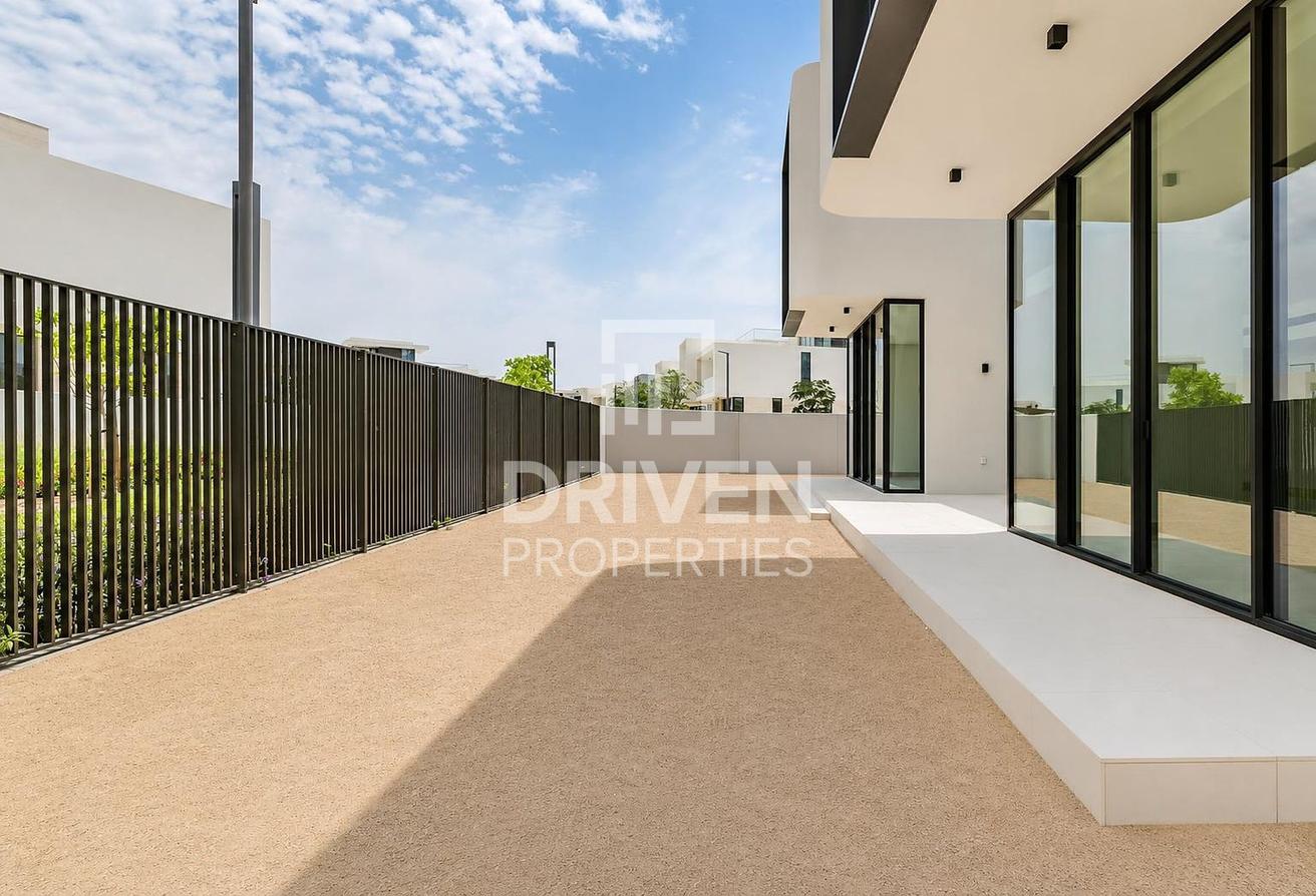 Corner Villa | On the Large Lagoon | Negotiable photo 29