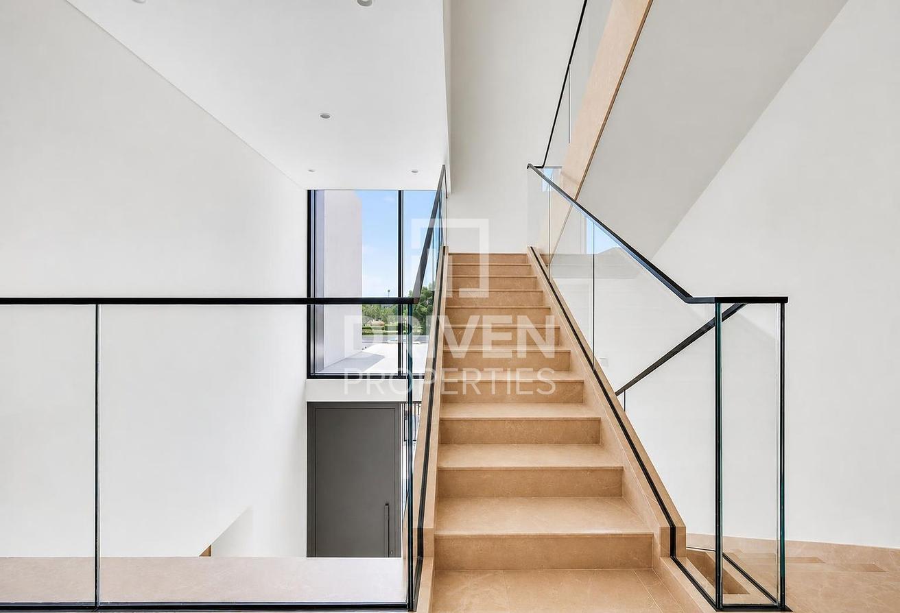 Corner Villa | On the Large Lagoon | Negotiable photo 18