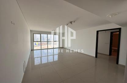 Apartment - 1 Bedroom - 2 Bathrooms for rent in RAK Tower - Marina Square - Al Reem Island - Abu Dhabi