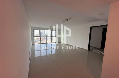 Apartment - 1 Bedroom - 2 Bathrooms for rent in RAK Tower - Marina Square - Al Reem Island - Abu Dhabi