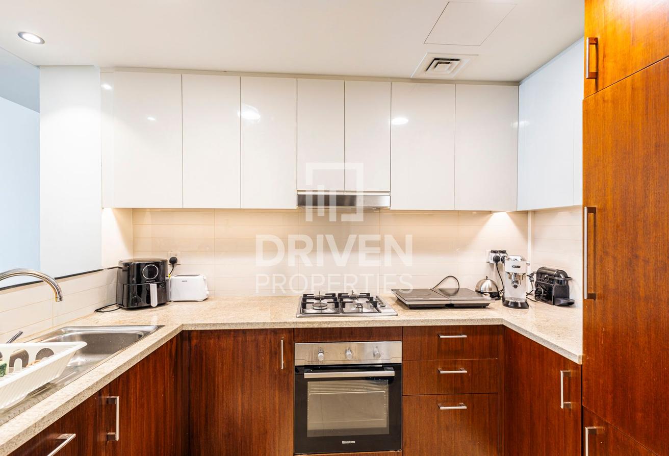 Outstanding Unit | Vacant on September | Sea View photo 9