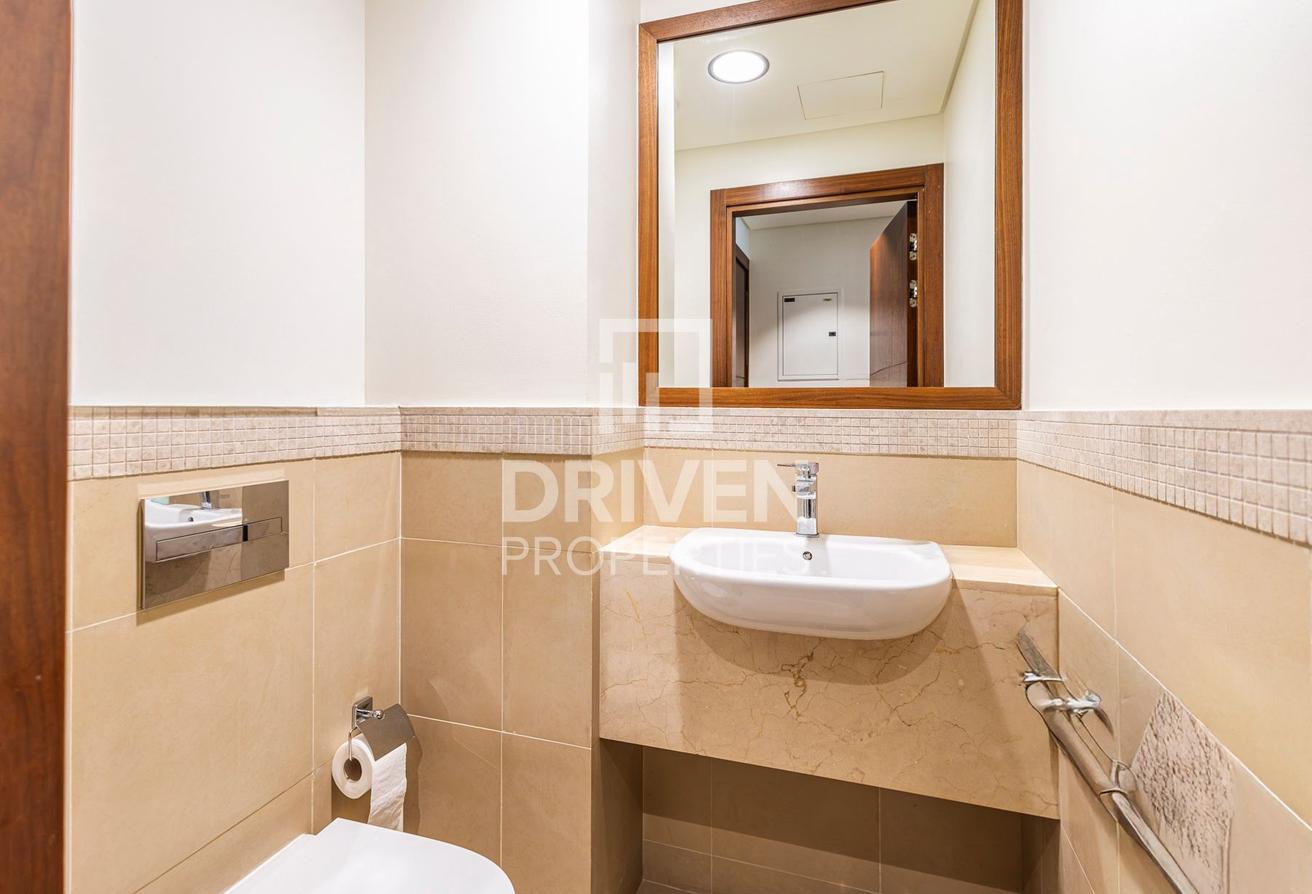 Outstanding Unit | Vacant on September | Sea View photo 12