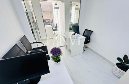 Office Space - Studio - 1 Bathroom for rent in Reem Residency - Al Karama - Dubai