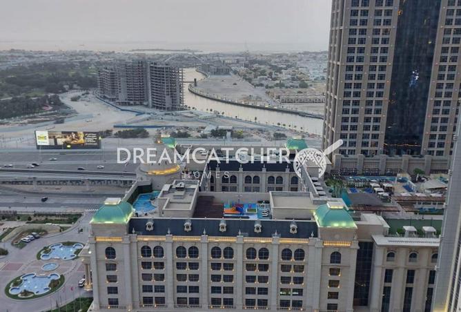 حياة فاخرة | شقة مفروشة بغرفة نوم واحدة | طابق علوي