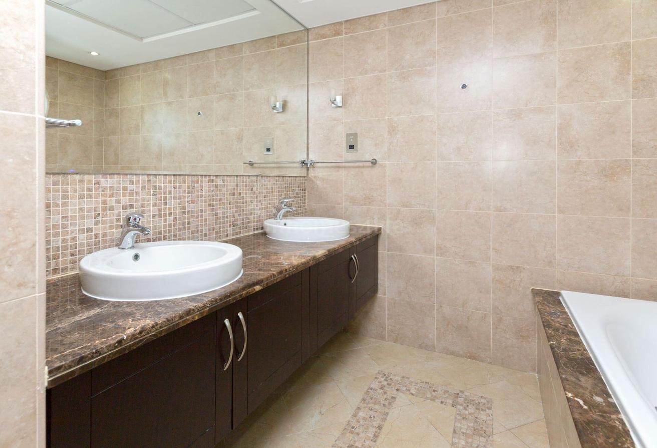QUIET LOCATION | HUGE PLOT | JUMEIRAH PARK VILLA photo 26
