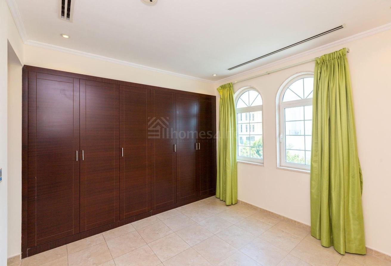 QUIET LOCATION | HUGE PLOT | JUMEIRAH PARK VILLA photo 18
