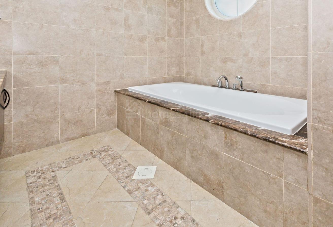 QUIET LOCATION | HUGE PLOT | JUMEIRAH PARK VILLA photo 23