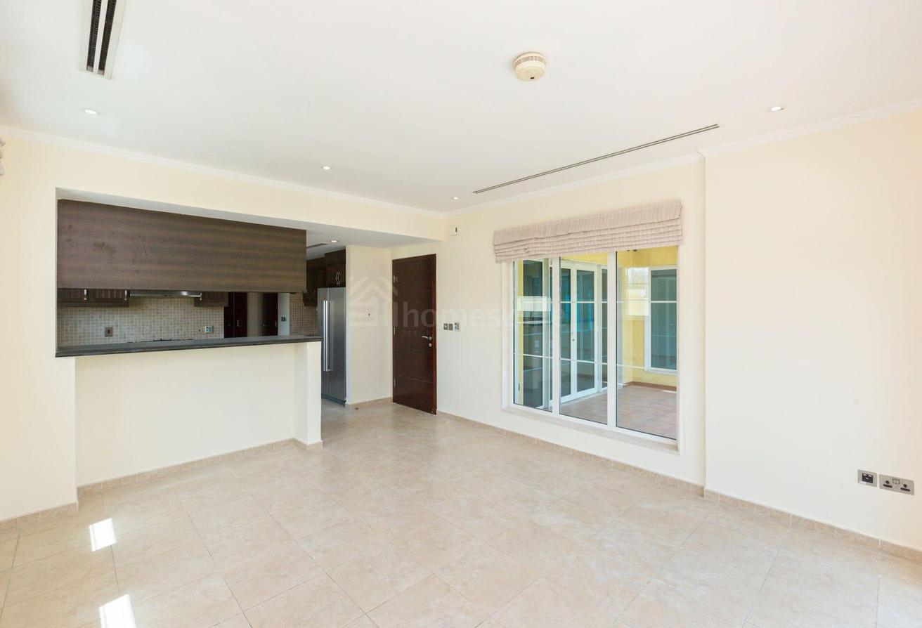 QUIET LOCATION | HUGE PLOT | JUMEIRAH PARK VILLA photo 7