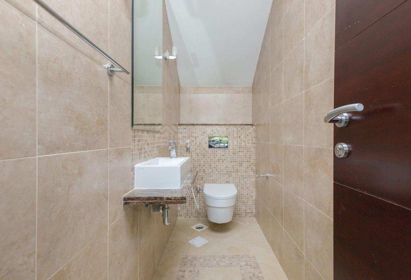 QUIET LOCATION | HUGE PLOT | JUMEIRAH PARK VILLA photo 24