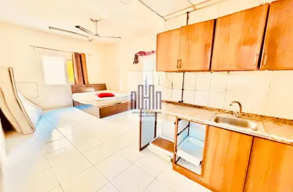 Apartment - 1 Bathroom for rent in Muwaileh 3 Building - Muwaileh - Sharjah