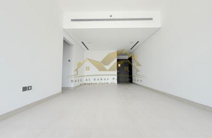 Apartment - 1 Bedroom - 2 Bathrooms for rent in Jumeirah Garden City - Al Satwa - Dubai
