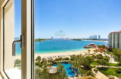 Apartment - 3 Bedrooms - 3 Bathrooms for rent in Al Dabas - Shoreline Apartments - Palm Jumeirah - Dubai