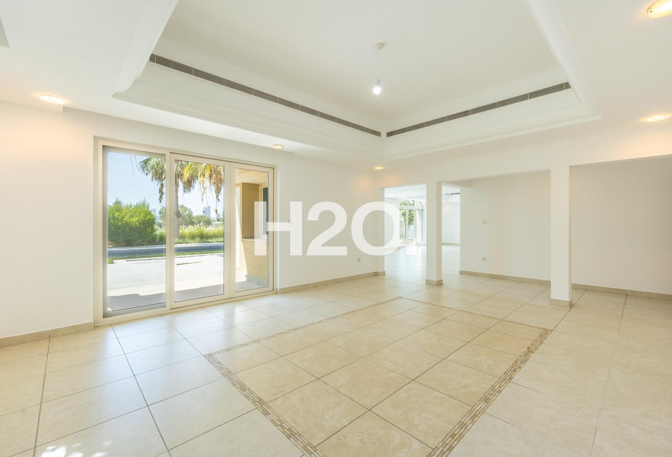 B1 | Premium Golf-Facing Unit | Flawless Condition photo 9