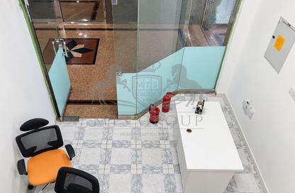 Shop - Studio - 1 for rent in Al Souk Al Kabeer - Bur Dubai - Dubai Shop - Studio - 1 for rent in Al Souk Al Kabeer - Bur Dubai - Dubai