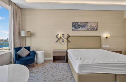 Apartment - Studio - 1 for rent in The Palm Tower - Palm Jumeirah - Dubai