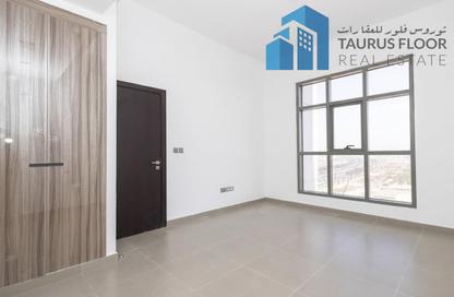 Apartment - 3 Bedrooms - 4 Bathrooms for rent in Zarooni Building - Dubai Silicon Oasis - Dubai