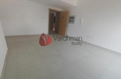 Apartment - 1 Bedroom - 2 Bathrooms for rent in Haas Building - Jumeirah Garden City - Al Satwa - Dubai