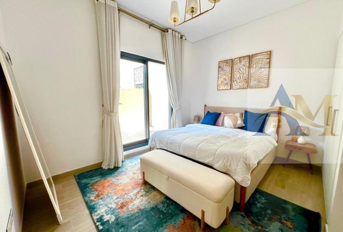 Fully Furnished Luxury 2BHK Gym, Pool Parking Free