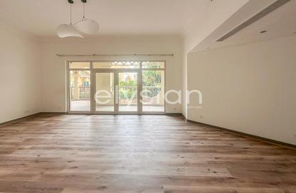 Apartment - 2 Bedrooms - 3 Bathrooms for rent in Al Hamri - Shoreline Apartments - Palm Jumeirah - Dubai