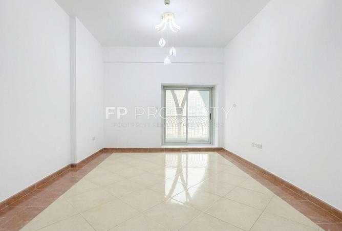 WELL MAINTAINED |READY TO MOVE IN | BALCONY photo 3