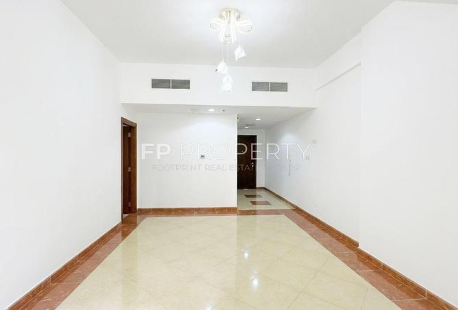 WELL MAINTAINED |READY TO MOVE IN | BALCONY photo 2