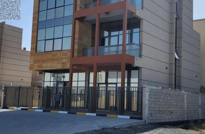 عمارة بالكامل - استوديو - 3 للايجار في 1 المويهات - المويهات - عجمان