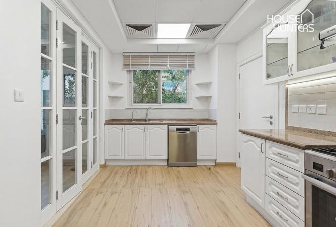 70670535 - Property Image 3