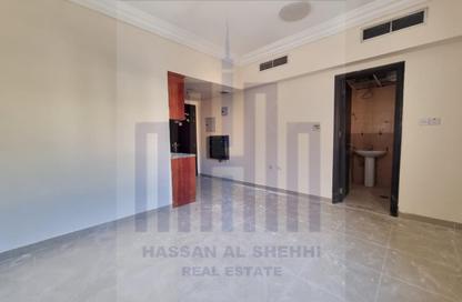 Apartment - Studio - 1 Bathroom for rent in Muwailih Building - Muwaileh - Sharjah
