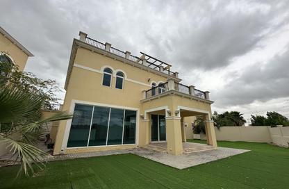 Villa - 4 Bedrooms - 5 Bathrooms for rent in District 9 - Jumeirah Park - Dubai