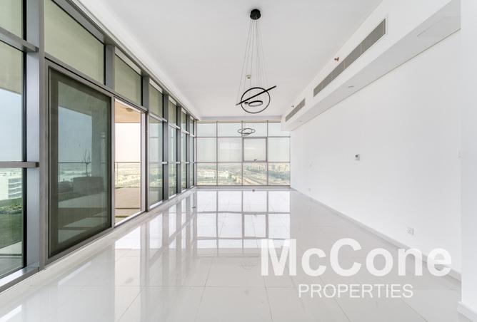 High Floor | Vacant Soon | Golf Course View