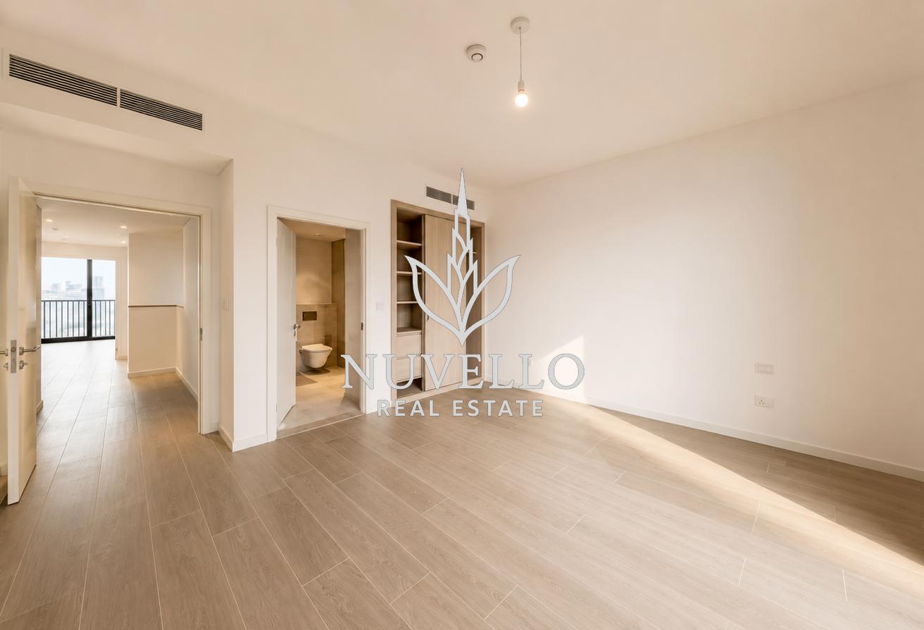 Next to Park | Corner | Internal photo 6