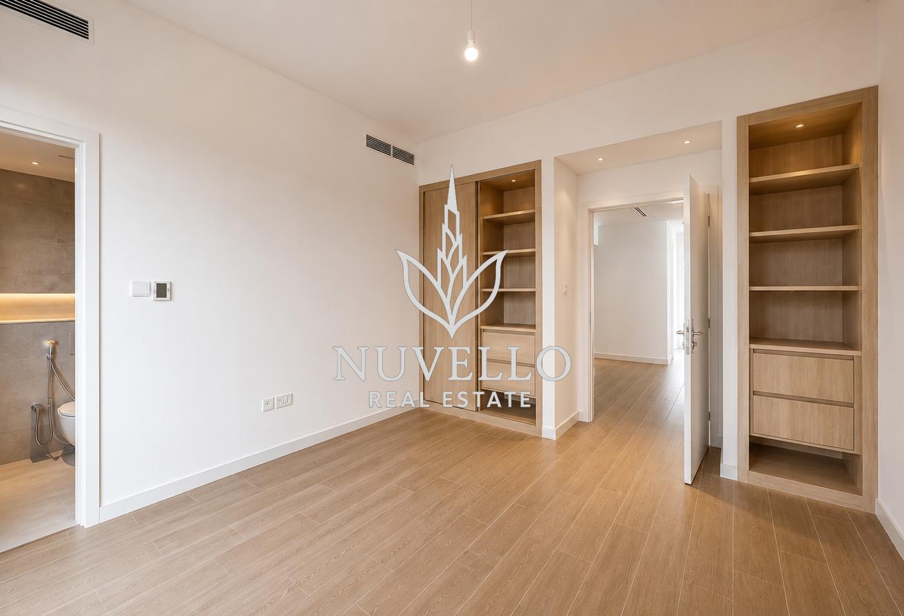Next to Park | Corner | Internal photo 8
