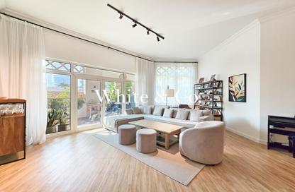 Apartment - 3 Bedrooms - 5 Bathrooms for sale in Al Basri - Shoreline Apartments - Palm Jumeirah - Dubai