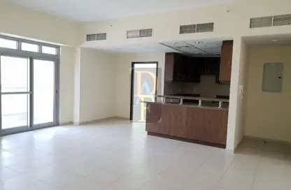 شقة - 1 حمام للايجار في B برج - الأبراج الإدارية - الخليج التجاري - دبي