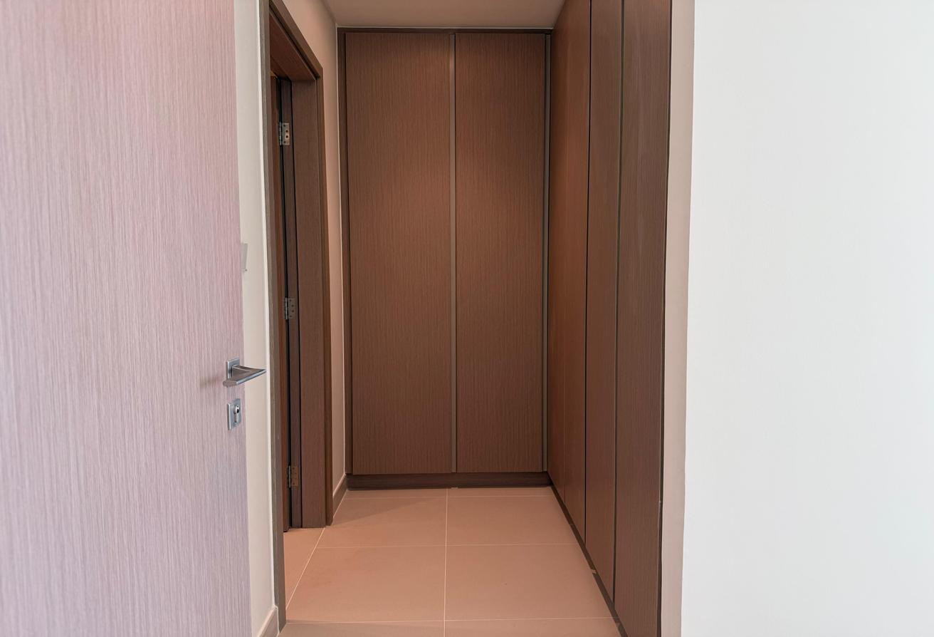 Brand New Unit | High Floor | Villa View photo 6
