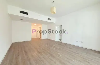 Apartment - Studio - 1 Bathroom for rent in Zahra Apartments - Town Square - Dubai