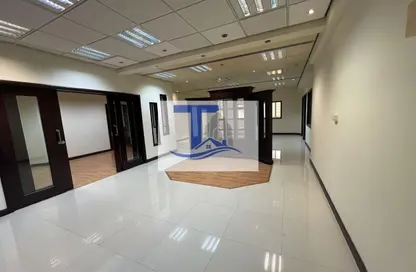 مكتب - 1 حمام للايجار في شارع حمدان - أبوظبي