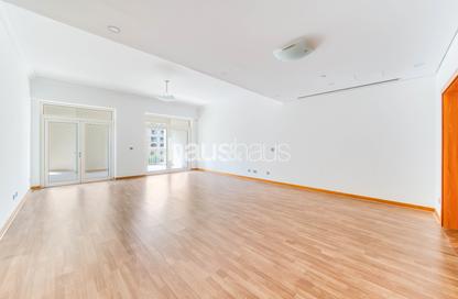 Apartment - 2 - 4 for rent in Al Anbara - Shoreline Apartments - Palm Jumeirah - Dubai