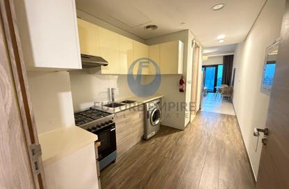 Apartment - Studio - 1 for rent in SOL Bay - Business Bay - Dubai