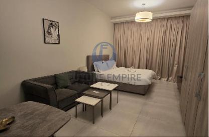 Apartment - Studio - 1 for rent in SOL Bay - Business Bay - Dubai