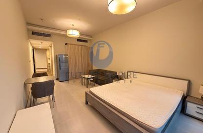 Apartment - Studio - 1 for rent in SOL Bay - Business Bay - Dubai
