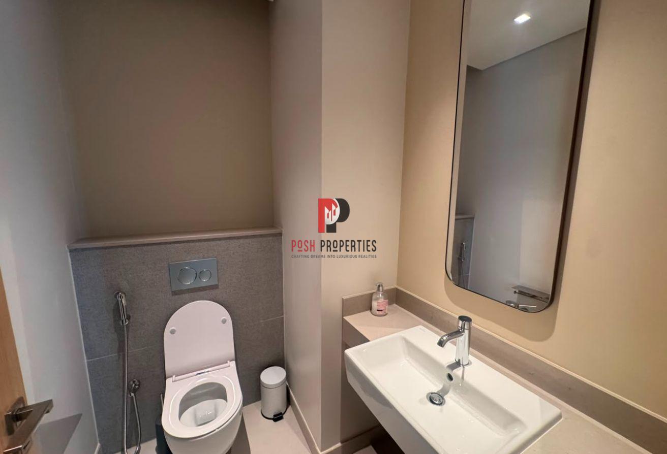 Fully Furnished | Burj View | Dubai Mall Access photo 20