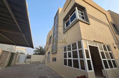 Villa - 4 - 6 for rent in Al Jazzat - Al Riqqa - Sharjah